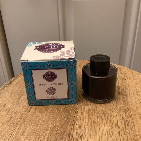Scentsy Happy Birthday Fragrance Flower Oil with Zinnia Zen Fragrance Flower - Picture 6 of 6